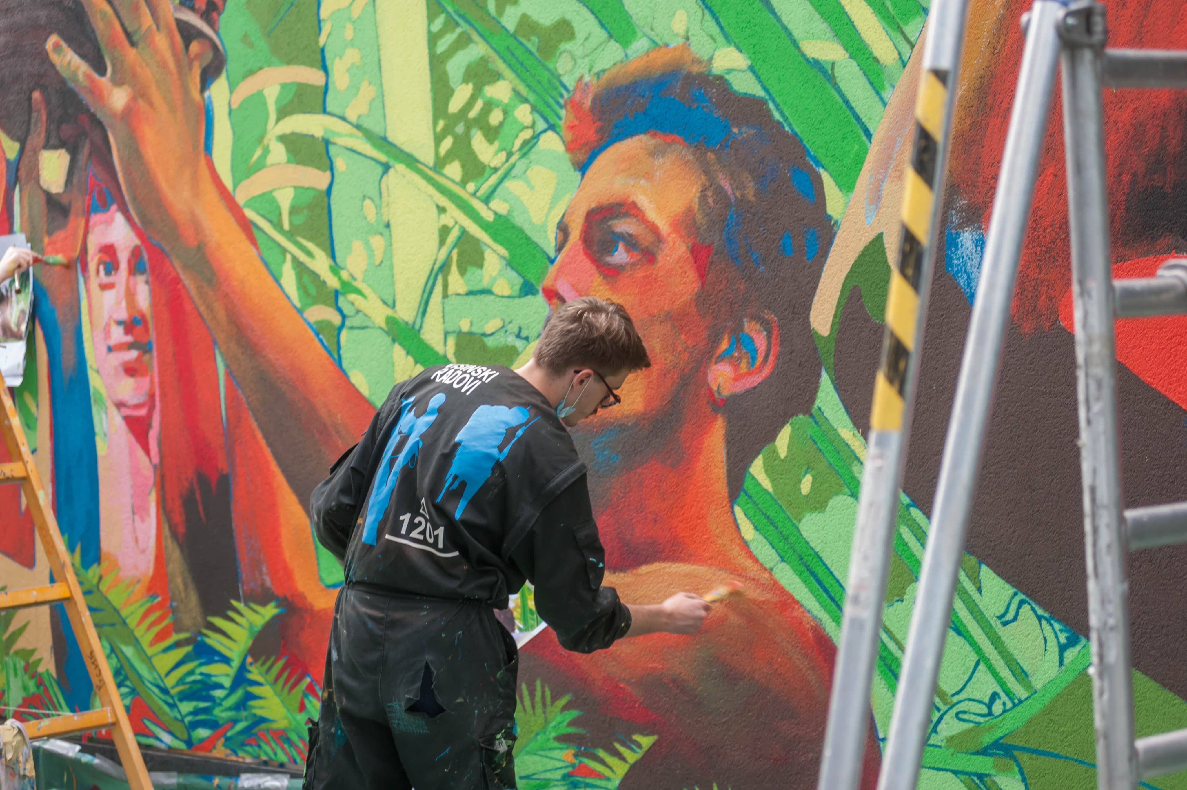 mural-life-slide-5